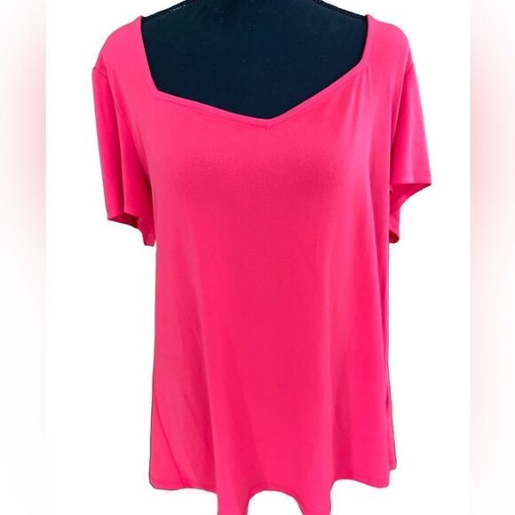 Torrid pink short sleeved tunic top, polyester and spandex blend, size 1 (14-16) - Picture 1 of 5